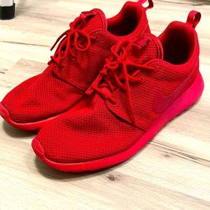 Nike Roshe 🛑 Red Men Size 8.5